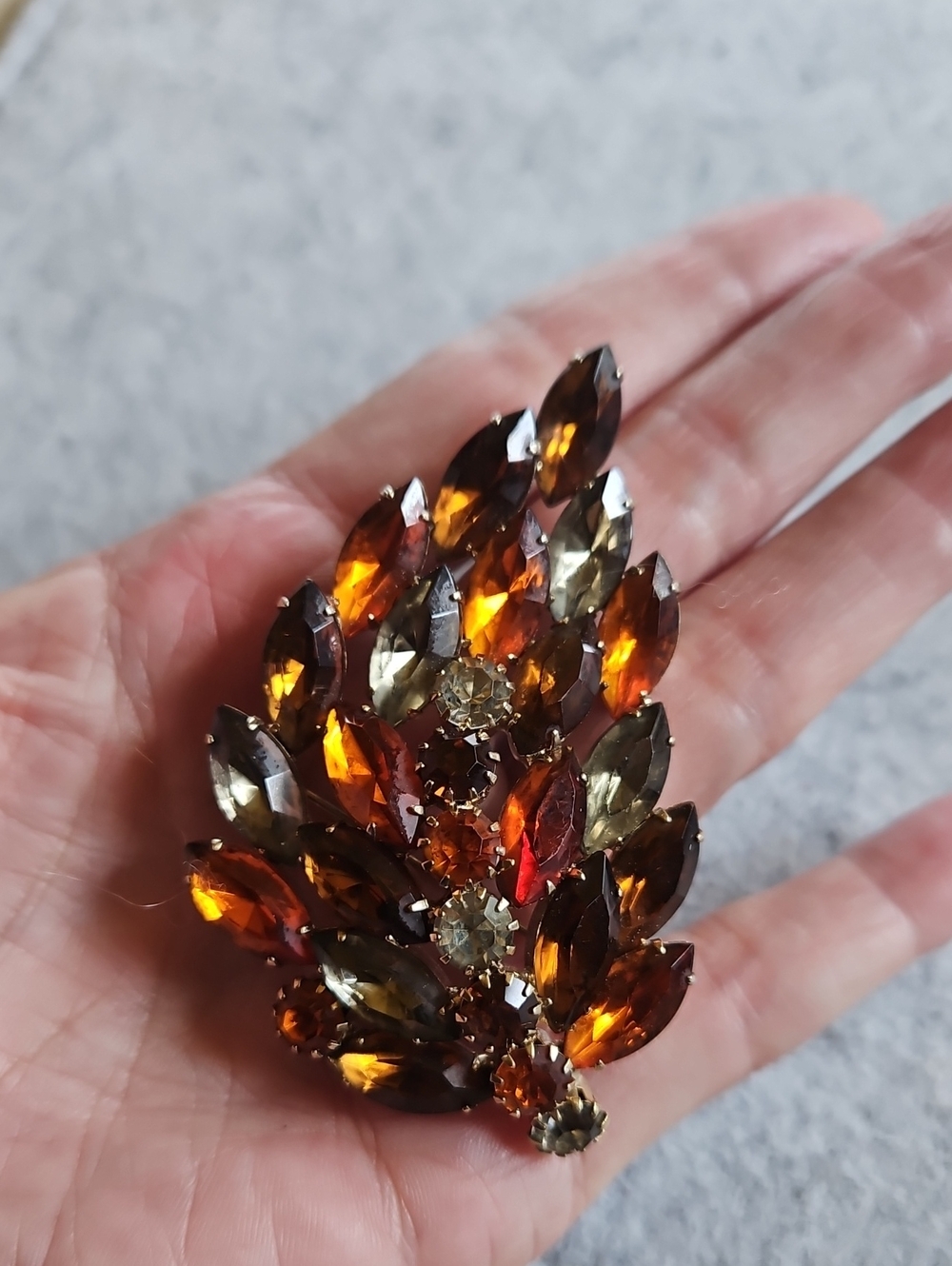 Vintage Amber and Topaz Navette And Round Rhinestone Leaf Brooch Gold Tone - Picture 2 of 8